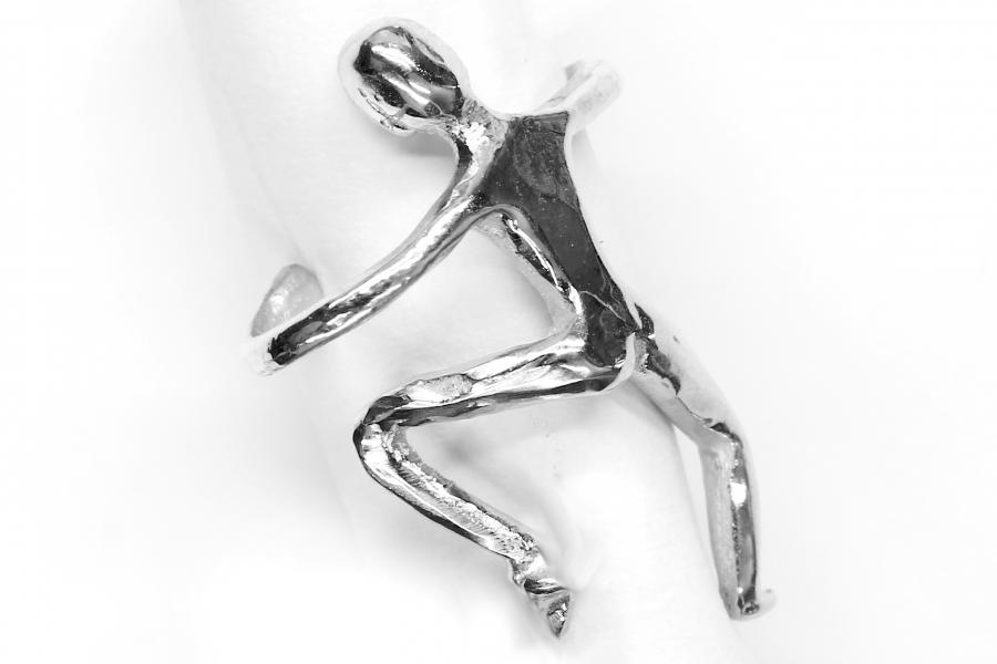 Orecchini in argento rodiato con rubini