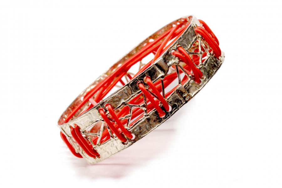 Bracciale in oro e pietre semipreziose, peschereccio