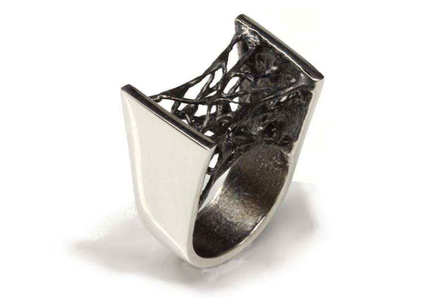 Anello in oro con stella marina di turchese