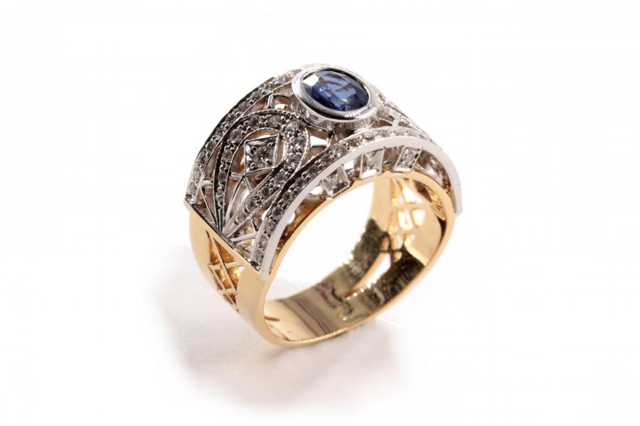 Anello in oro bianco con tanzanite e diamanti