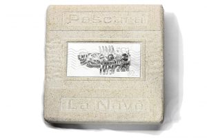 Nave di Cascella su base di pietra