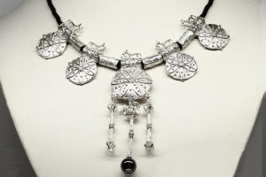 Collier piceno scudi