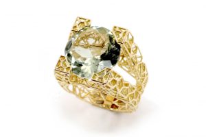 Anello in oro con prasiolite